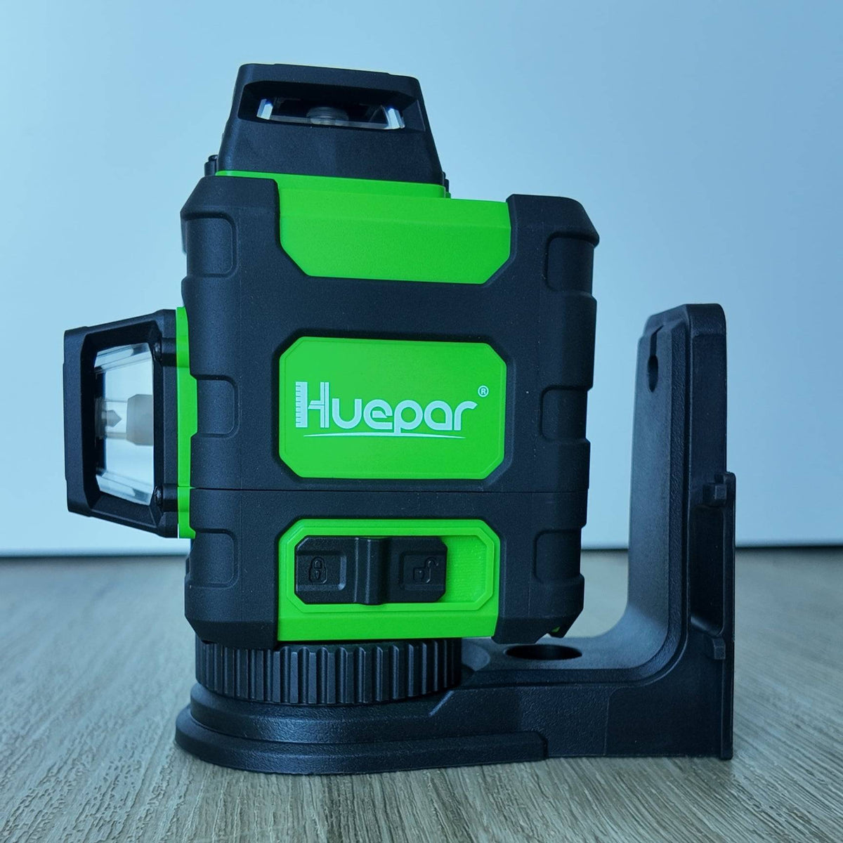 Accurate 3D laser level for tile, glass, and wall installation projects