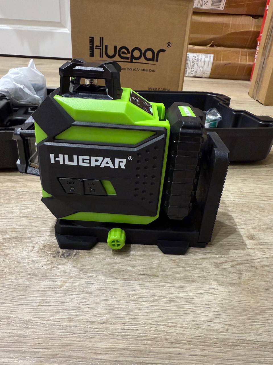 Huepar 703CG 3x360° Green Laser Level – Self-Leveling Professional Tool