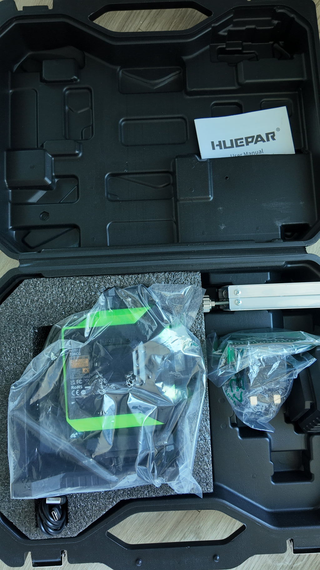 Huepar 704CG 4x360° Green Laser Level – Bluetooth Self-Leveling Tool